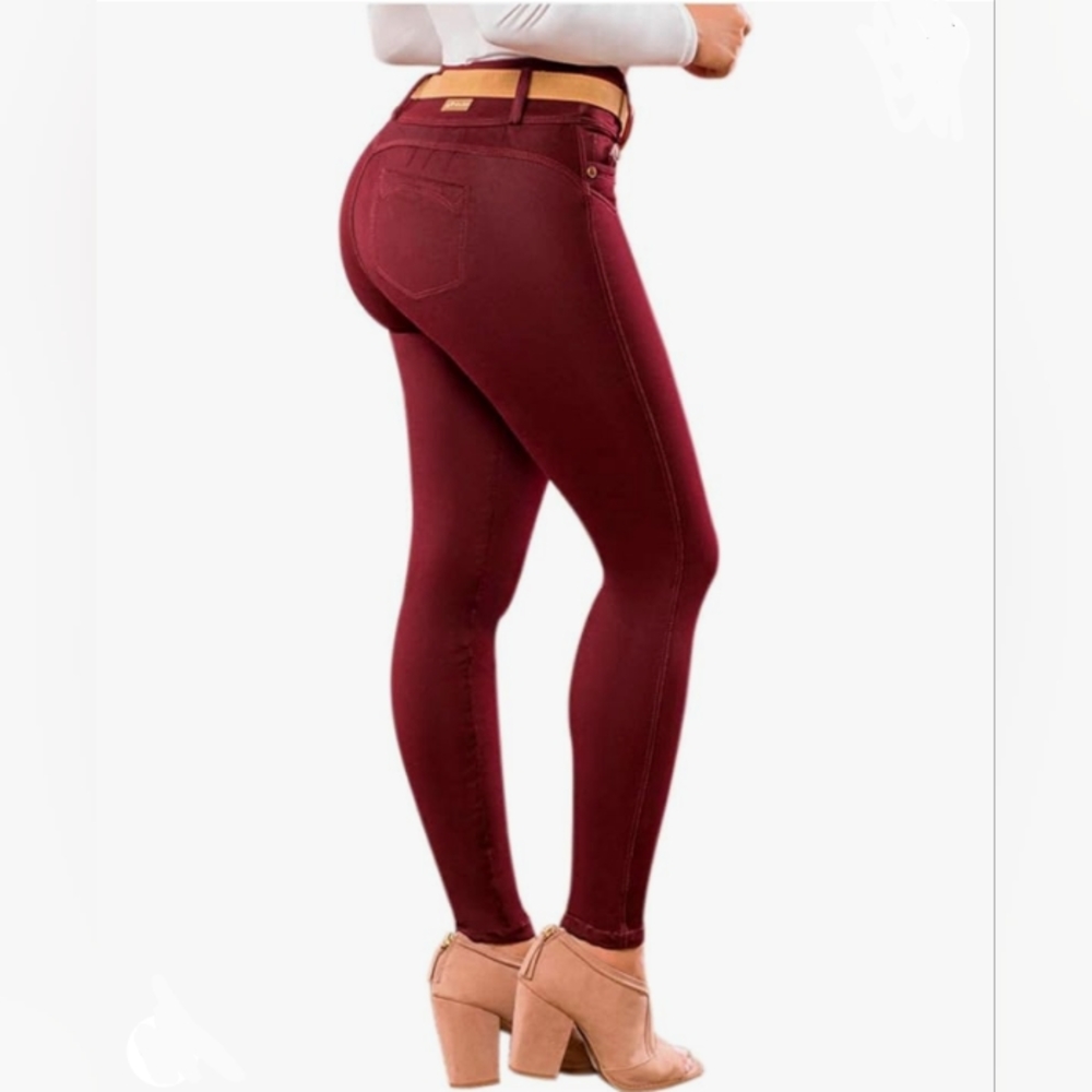 High-Rise Contouring BumLifting tripleButton 100%Columbiana LatinaJeans LatyRose
